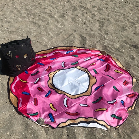Other - Donut Beach Throw